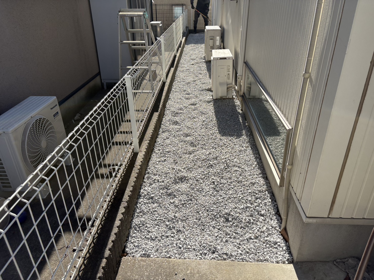 世田谷区大蔵の防草シート施工後