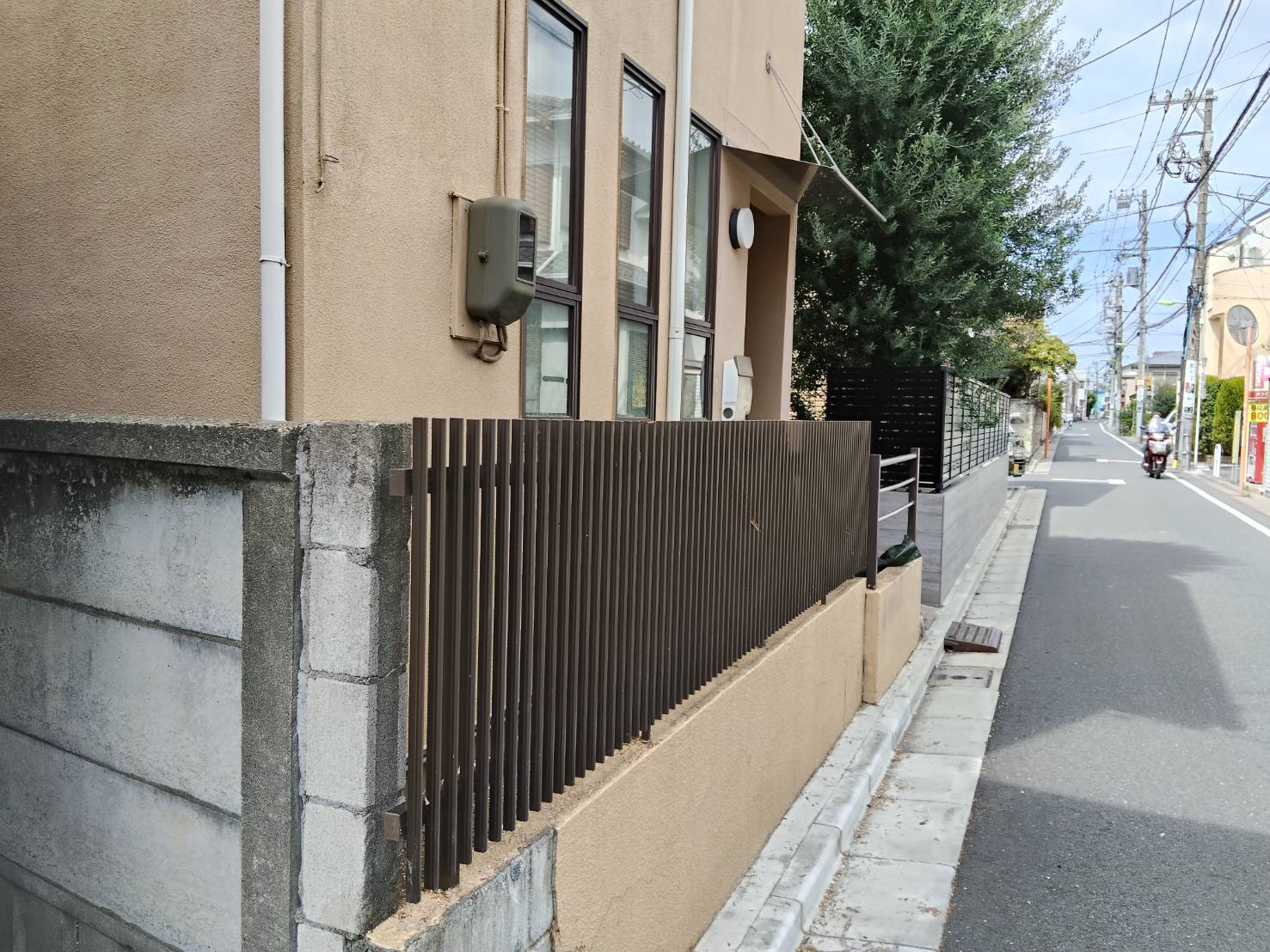 青葉区青葉台のカイズカイブキの伐採後