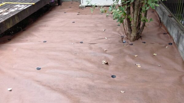 青葉区つつじが丘で除草と防草シート施工-体力的な問題で防草シートを検討